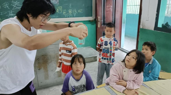 守護(hù)朝陽，助力成長|長安大學(xué)筑夢黔行暑期社會實踐隊開