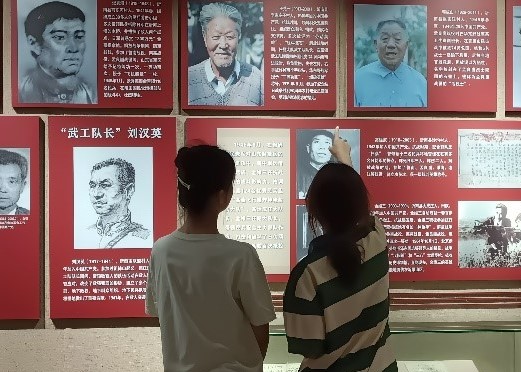 曲園學(xué)子重踏紅色足跡，再尋沂蒙記憶