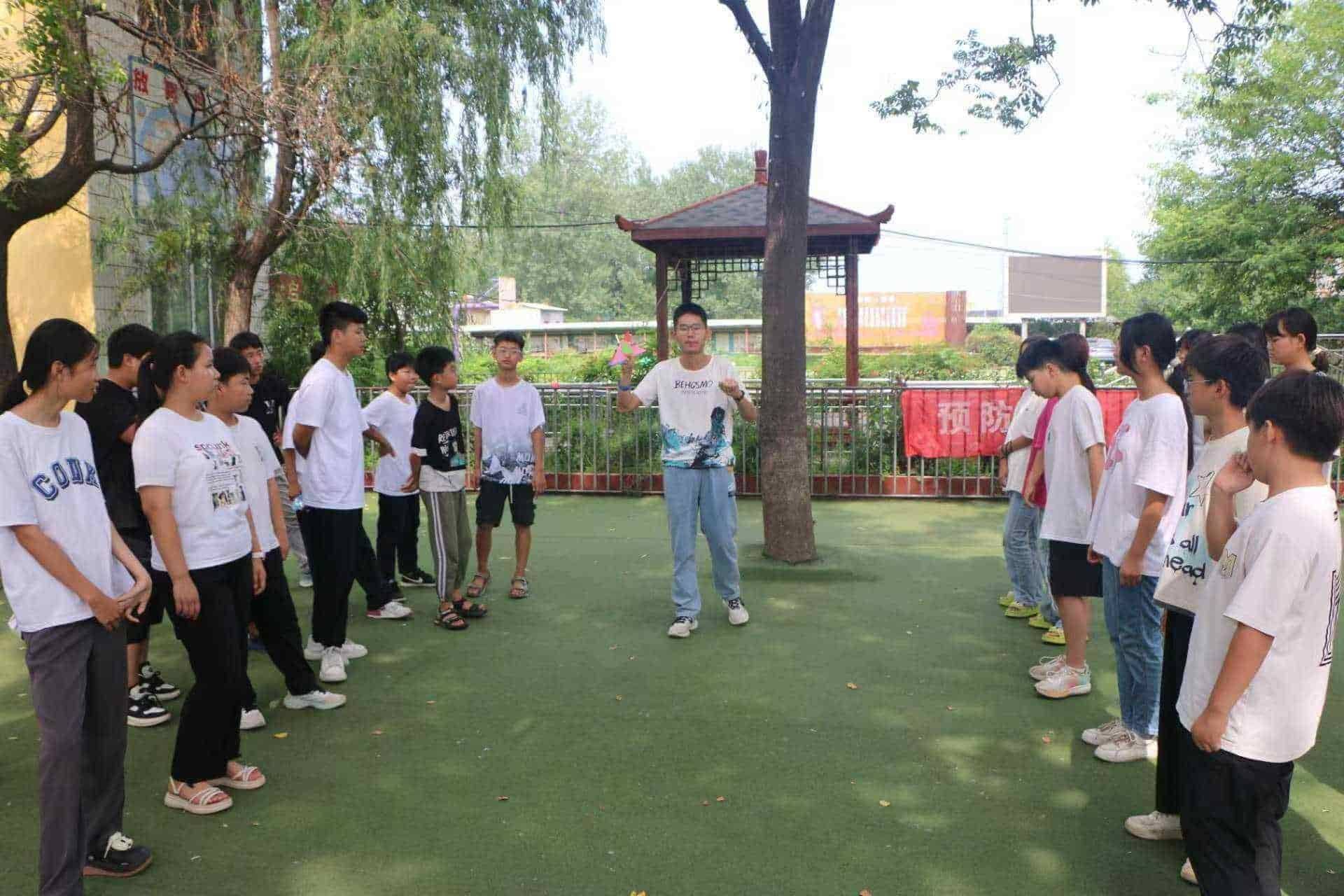 七巧板中智慧生，支教團(tuán)里愛(ài)心濃